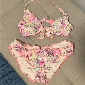 SOLD ❤️ Victoria’s Secret bikini top and bottom